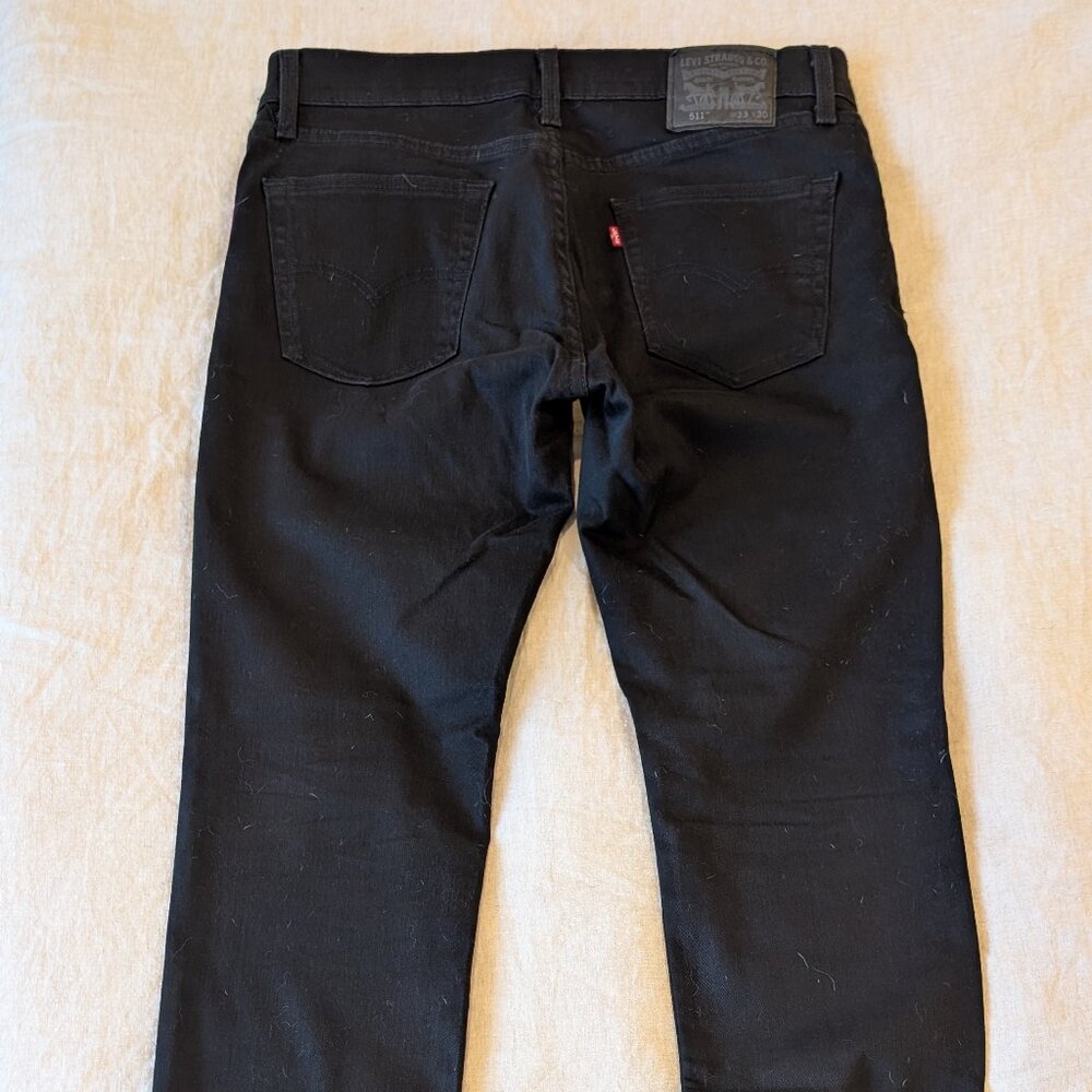 Black Levi's 511 33x30 Slim Fit in Like New Condition